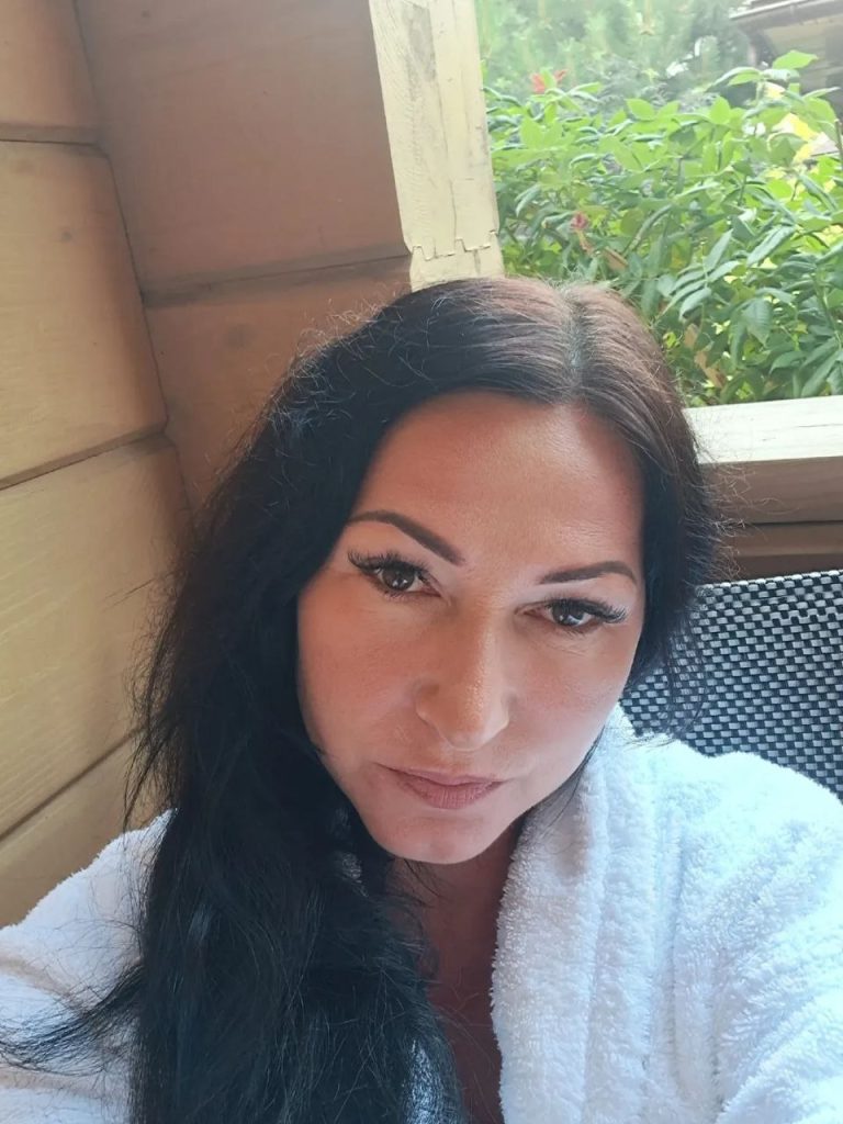 Анюта Акперова