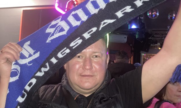 Поліаморія в зрілому віці: Як це — кохати кількох мілф і не втратити розсуд